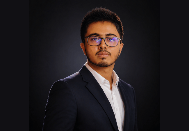 Nabankur, data scientist and analytics consultant, professional headshot on dark background